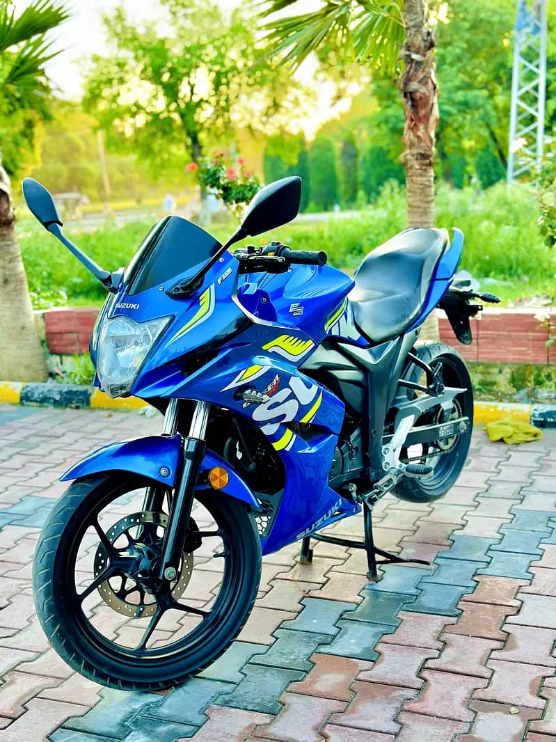 Suzuki Gixxer 10/10 lush condition 3