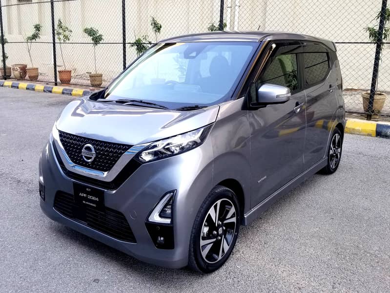 NISSAN DAYZ HIGHWAY STAR PRO PILOT FULL OPTION IN BAHRIA TOWN 0