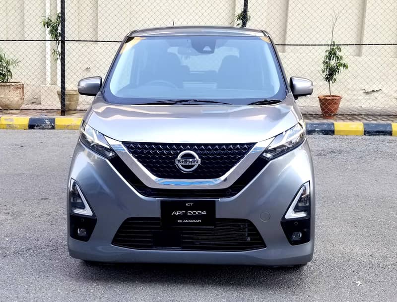 NISSAN DAYZ HIGHWAY STAR PRO PILOT FULL OPTION IN BAHRIA TOWN 1