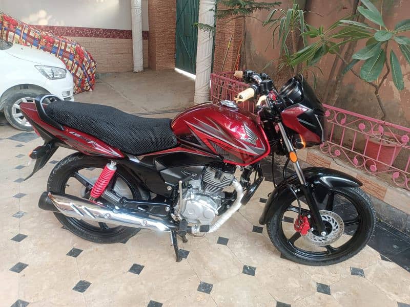 cb 125f in good condition 5