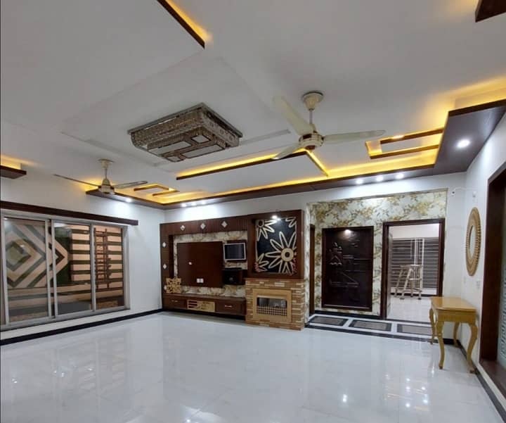 Prime Location House Of 1 Kanal Is Available For Sale In Wapda Town Phase 1 Block E1 2