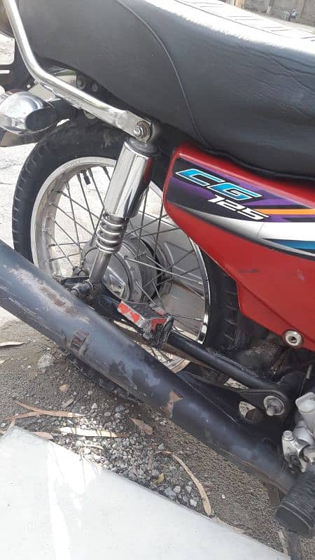 Honda 125 2015 model Gujranwala number 6