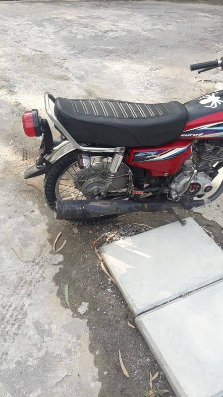 Honda 125 2015 model Gujranwala number 7