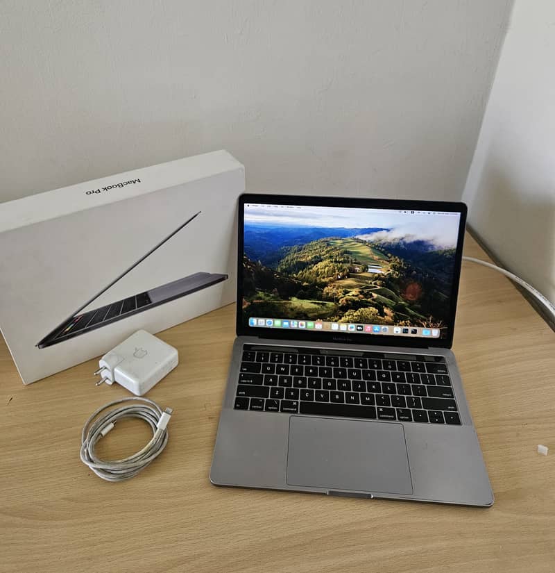 MacBook Pro (13.3-inch, 2018, Four Thunderbolt 3 ports) 0