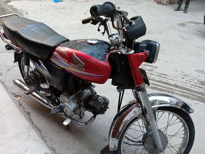 Honda CD 70 10 model j read add ) 3