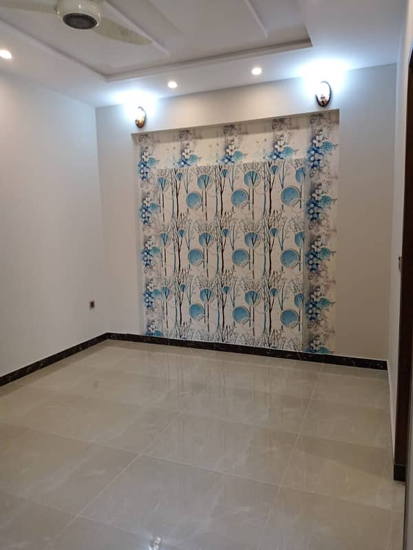 5 MARLA UPPER PORTION AVAILABLE FOR RENT IN DREAM GARDENS . 5