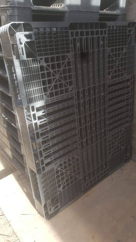 Plastic Pallets | New & used pallets | Industrial Storage Pallet stock 0