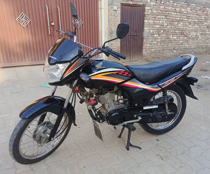 Honda CG 125 Dream 2015 1