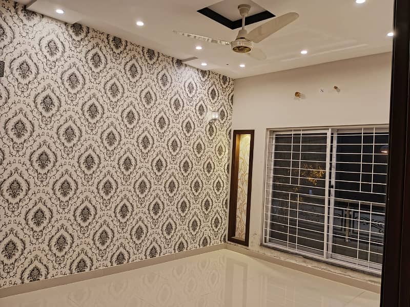 10 Marla Like Brand New Luxury House For Rent In Bahria Town Lahore. 5