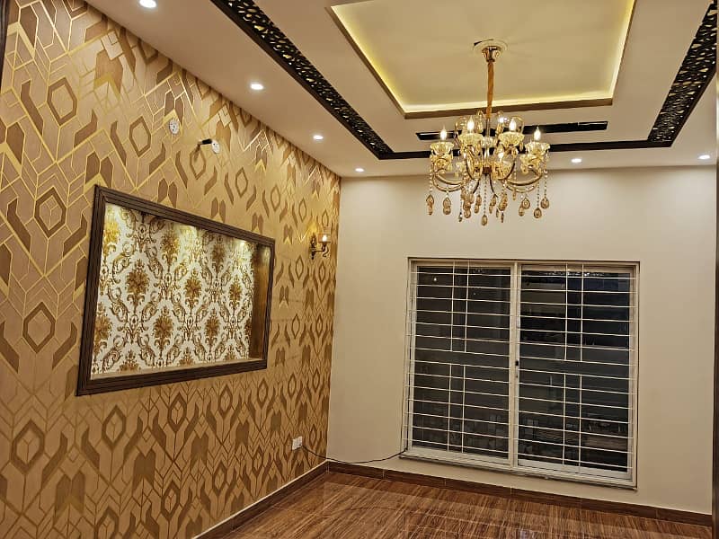 10 Marla Like Brand New Luxury House For Rent In Bahria Town Lahore. 12