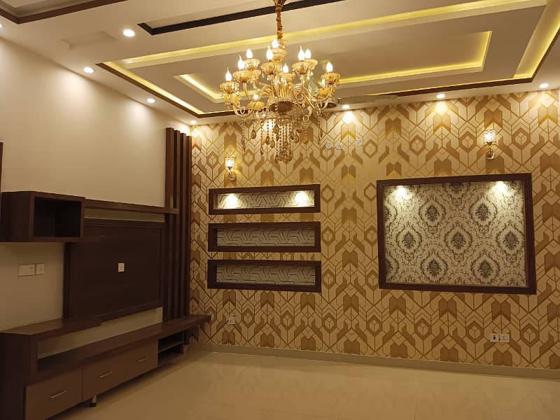 10 Marla Like Brand New Luxury House For Rent In Bahria Town Lahore. 23