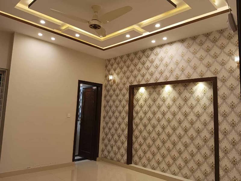 10 Marla Like Brand New Luxury House For Rent In Bahria Town Lahore. 24