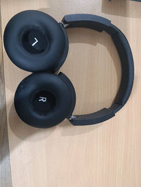 akg y50 headphone 1