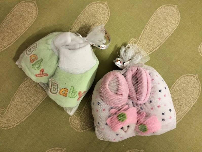 Brand New Baby Girl Knitted Clothes & Shoes (0-6 months) 2