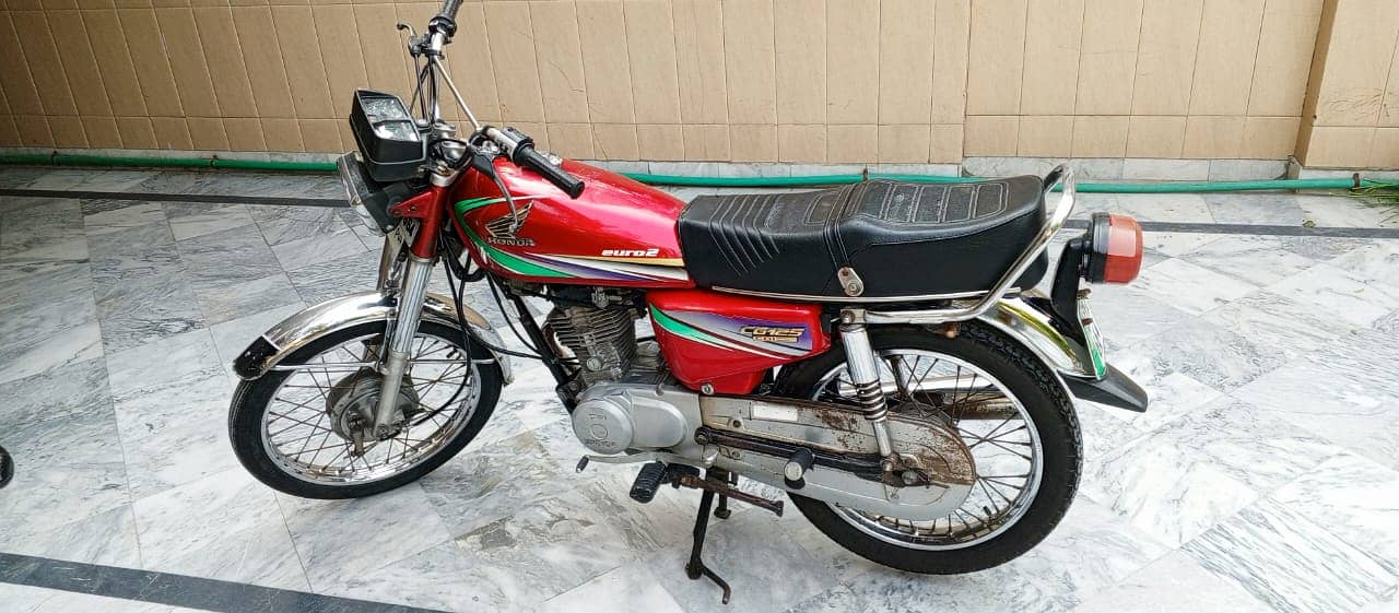 Excellent condition Honda 125 bike-Model 2013 2