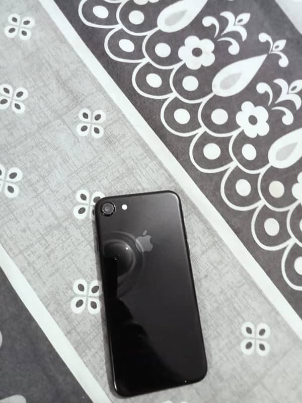 iPhone 7 - 128GB - PTA APPROVED 3