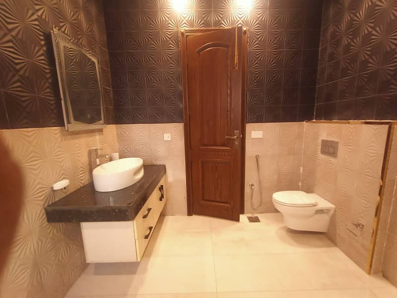 1 Kanal Like Brand New Luxury House Available For Rent In Bahria Town Lahore. 26