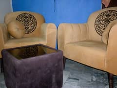 Slightly used stylish 2-bedroom sofa chairs and table