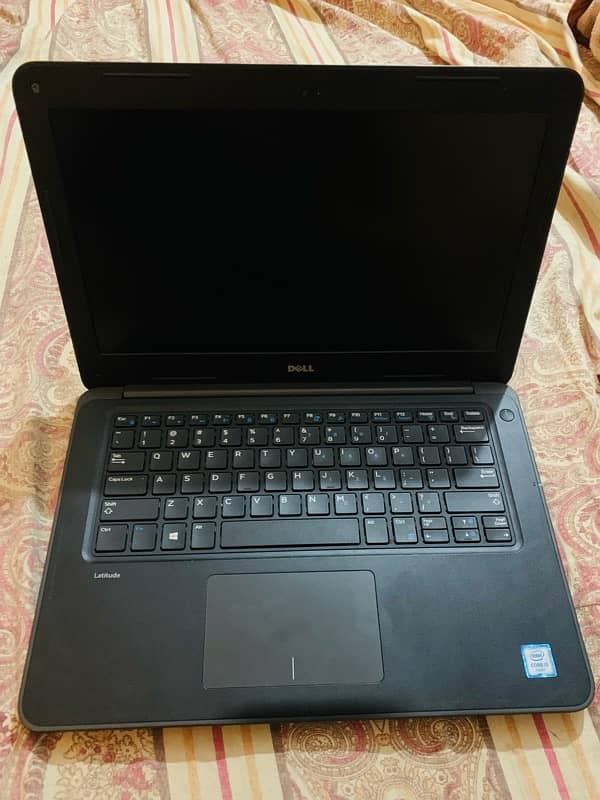 DELL Latitude  i3 6th Generation 0