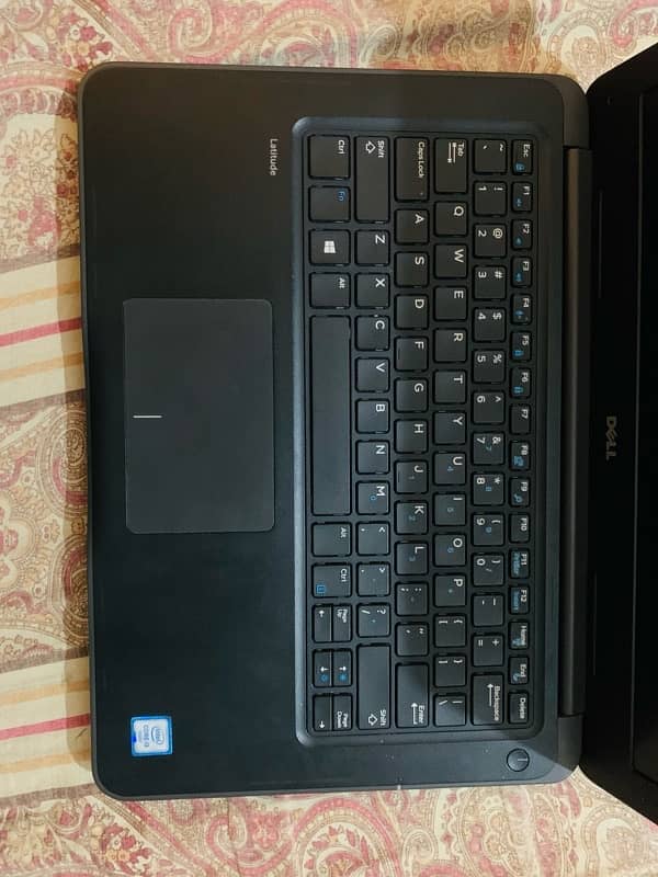 DELL Latitude  i3 6th Generation 1