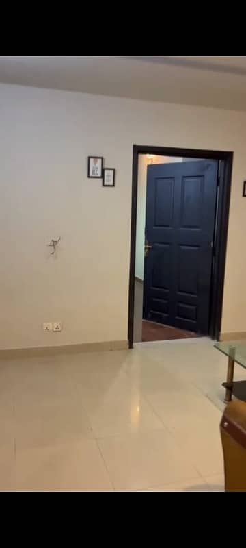 1BED FULLY FURNISHED APORTMENT IS AVAILABLE FOR SALE IN SECTOR C BAHRIA TOWN LAHORE 1