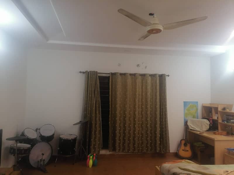 ONE KANAL UPPER PORTION AVAILABLE FOR RENT IN VALENCIA TOWN LAHORE 6