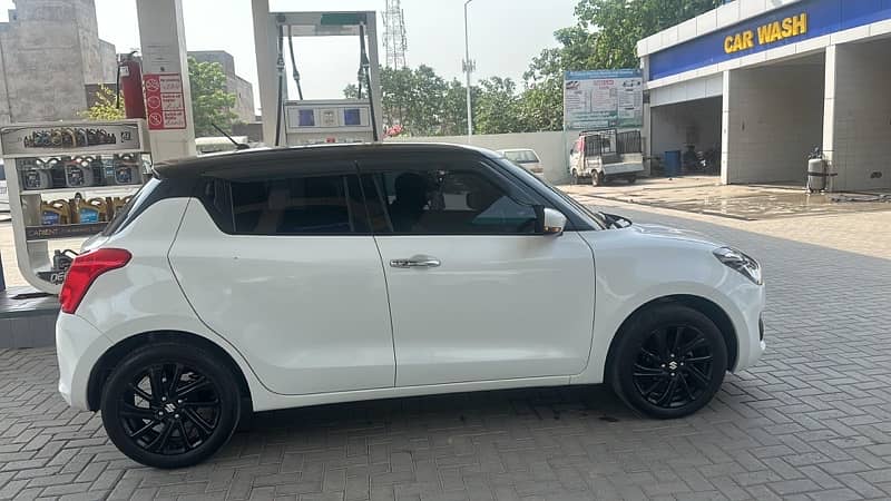 Suzuki Swift GLX CVT 2023 3