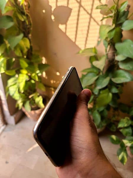 Iphone X in good condition 5