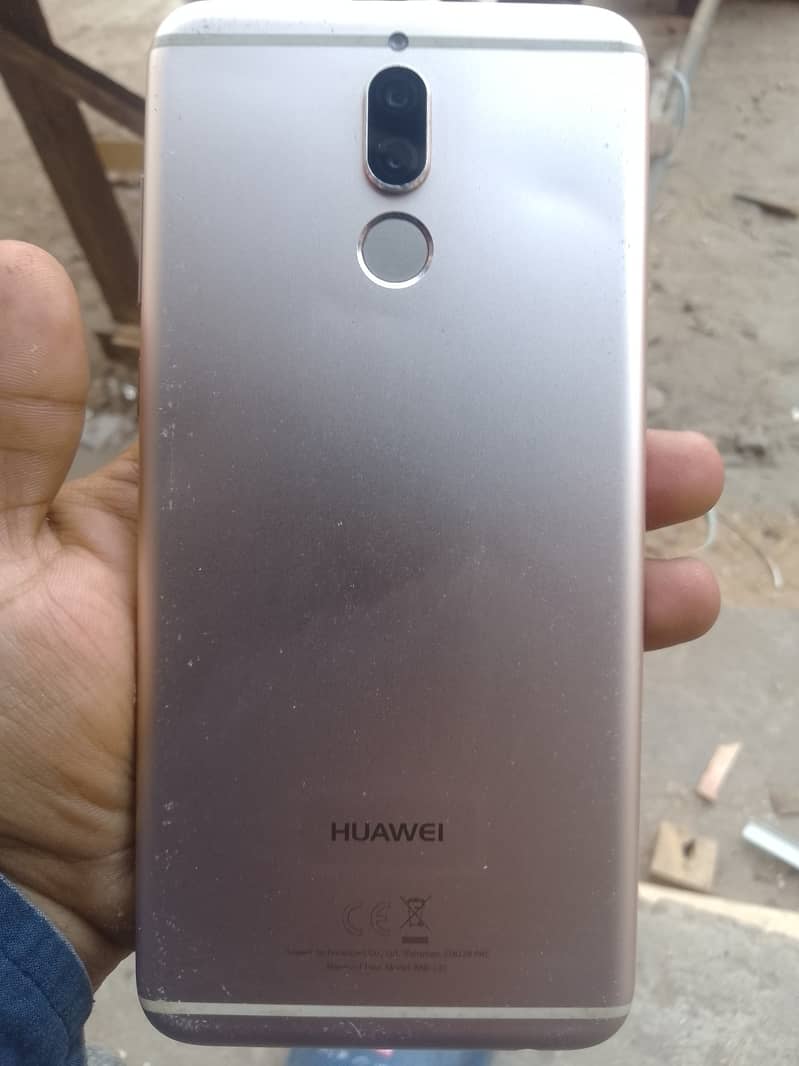 Huawei mate 10 light 3