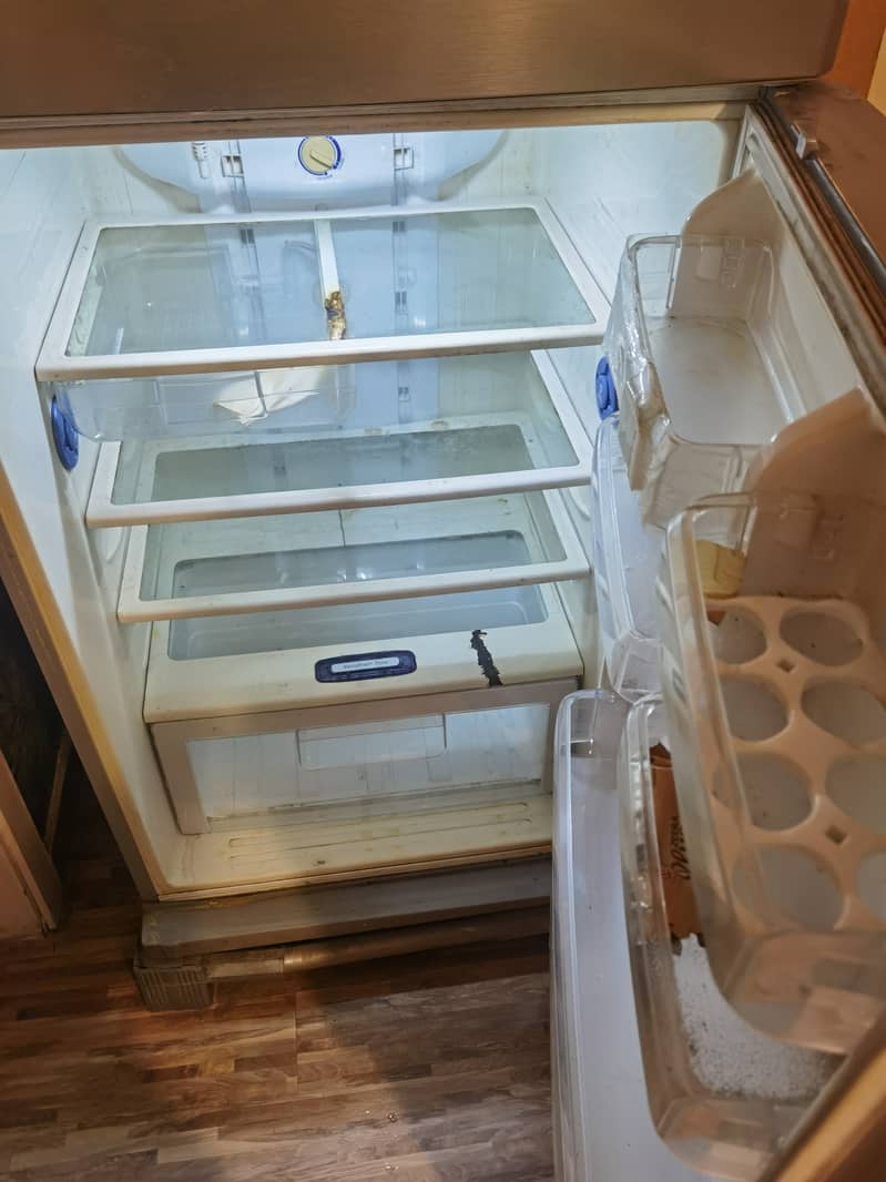 Samsung Auto defrost fridge 6