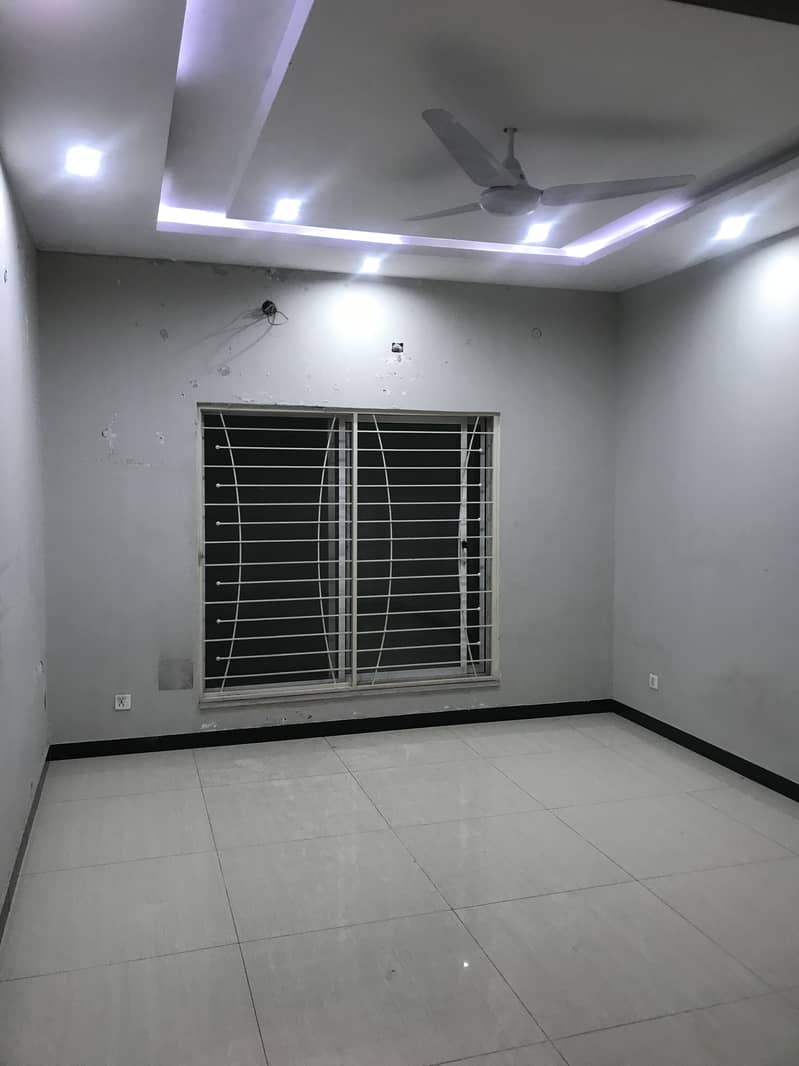 Luxurious 1 Kanal House For Rent In EME Society 30