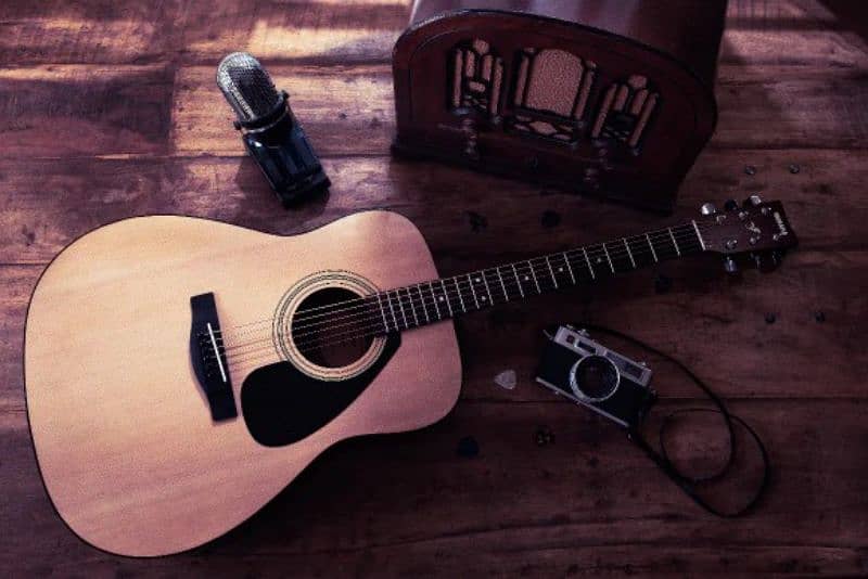 Yamaha F310 acoustic guitar 1