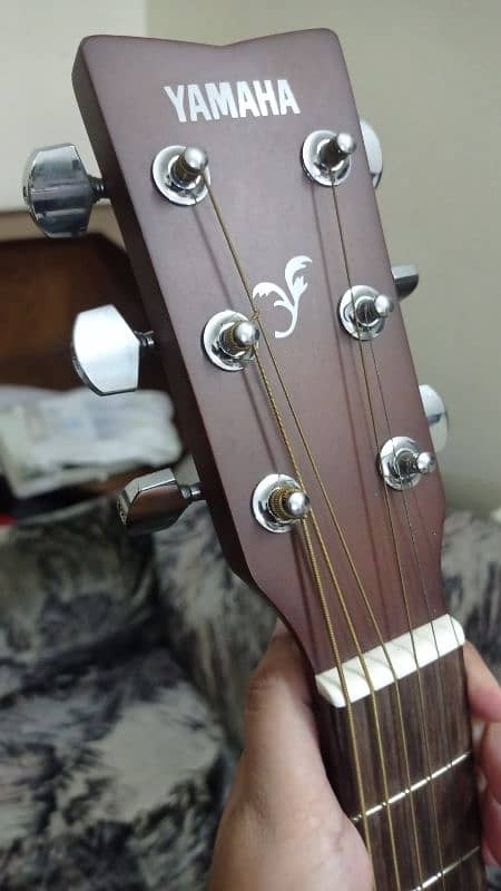 Yamaha F310 acoustic guitar 3