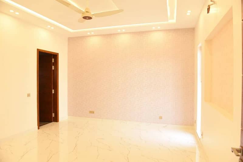 01 Kanal Like Brand New Bungalow Upper Portion for rent in DHA Phase-5, Near to park 5