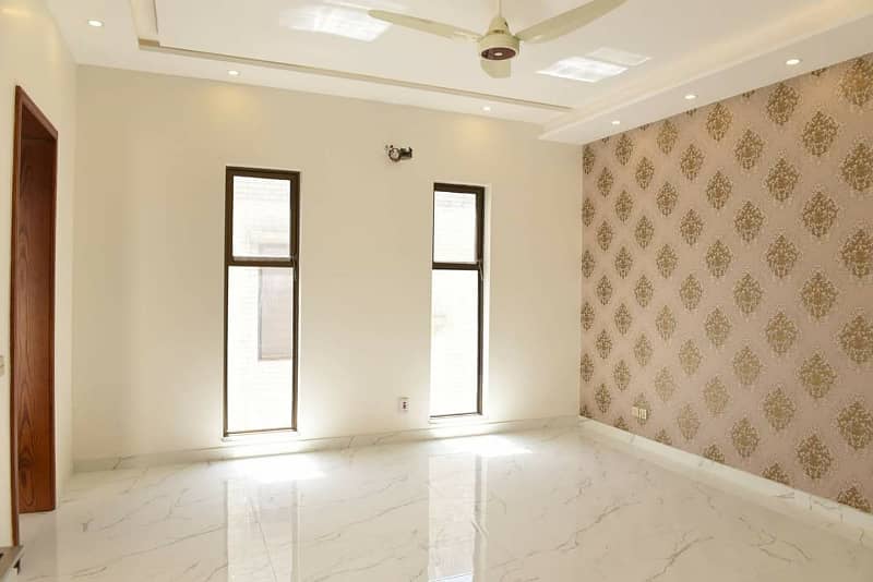 01 Kanal Like Brand New Bungalow Upper Portion for rent in DHA Phase-5, Near to park 12