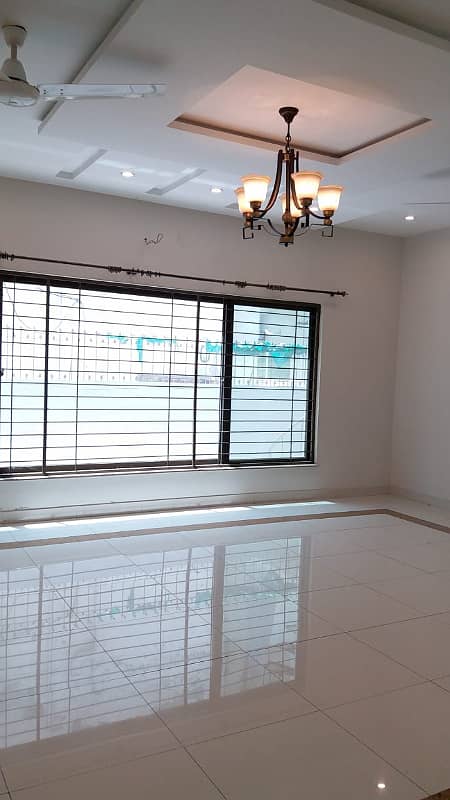 01 Kanal Like Brand New Bungalow Upper Portion for rent in DHA Phase-5, Near to park 19