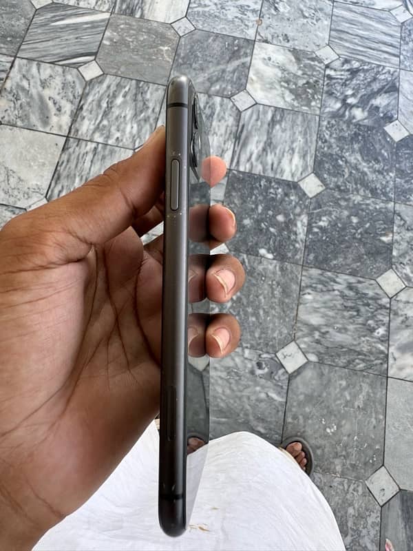 iPhone 11 128Gb non pta 2