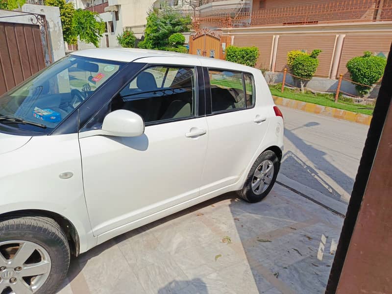 Suzuki Swift 2014 DLX 3