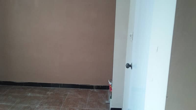 1 ROOM OFFICE FOR RENT IN BLOCK 13-A, GULSHAN 2