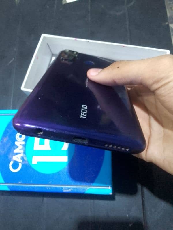 Camon 15 Ram4/64 box with chargr 3