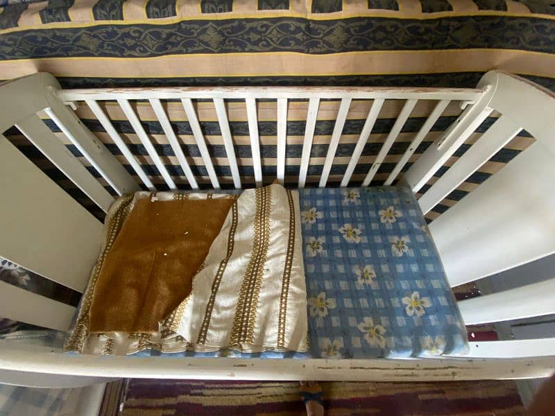 Child cot with mattress and music box mobile 2