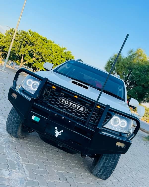 Toyota Hilux Vigo Invincible 2011 2