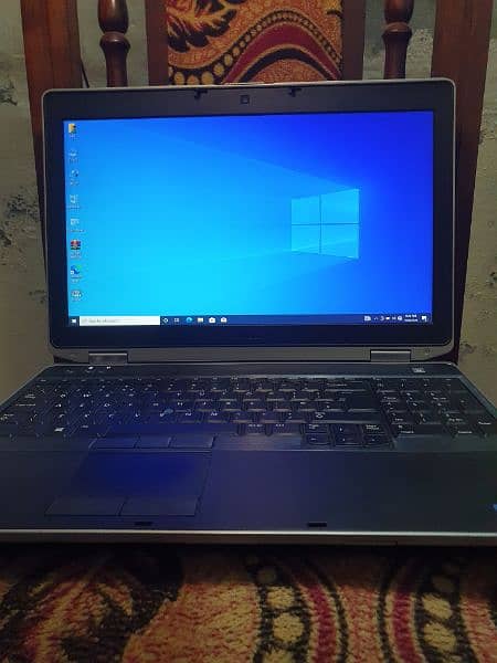 DELL LATITUDE E6530 COREi7 1