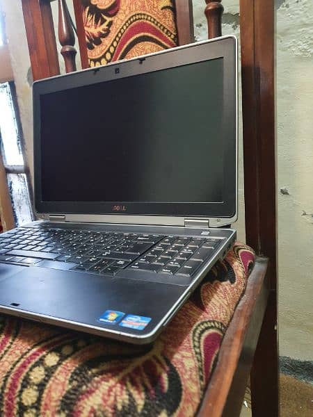 DELL LATITUDE E6530 COREi7 2