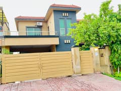 10-Marla 03-Bedroom House available for Sale in Sector-B, Askari-11, Lahore 0