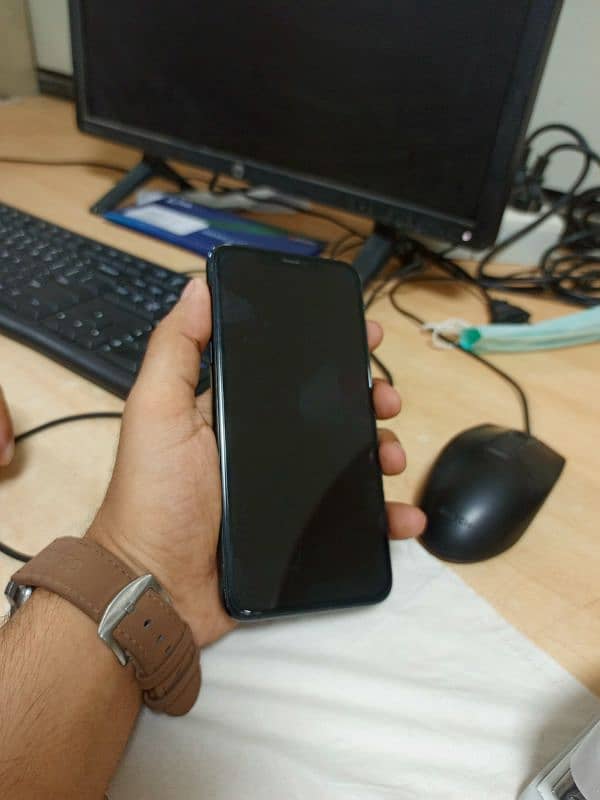 iphone 11 pro max 2