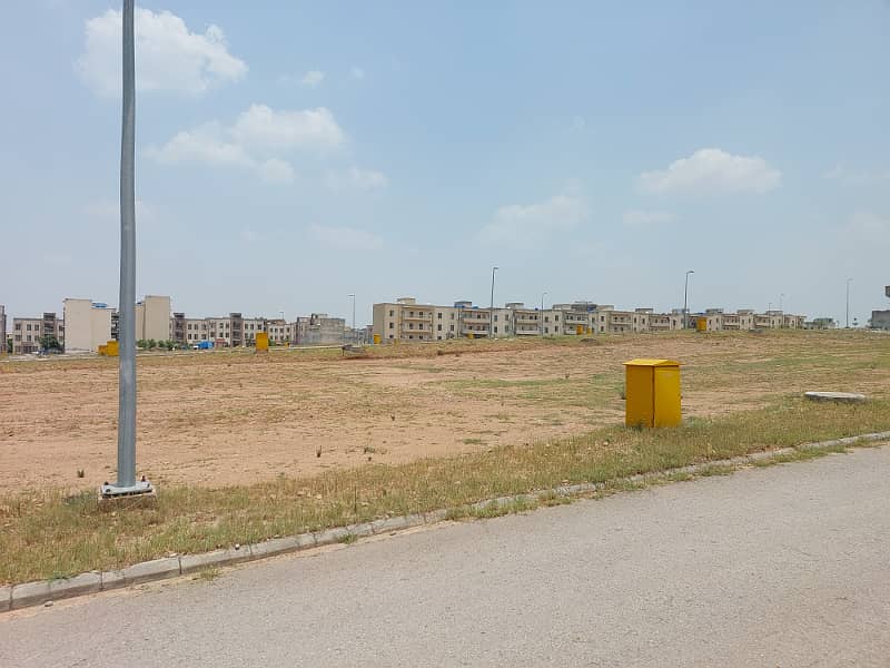 5 Marla, Fully Developed, Top Heighted Location, Solid Land, Direct And Easy Access From Main Boulevard 9