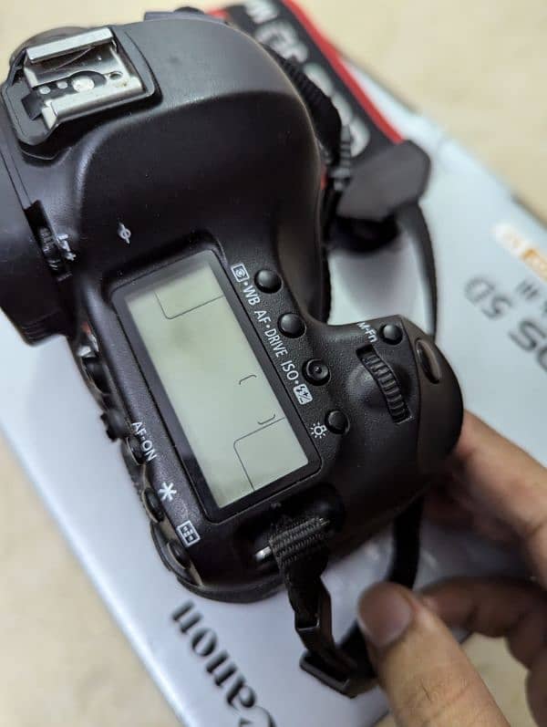 Canon 5D Mark III 1