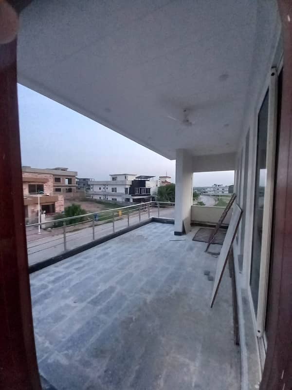 Brand New 1 Kanal Upper Portion Available For Rent, 2