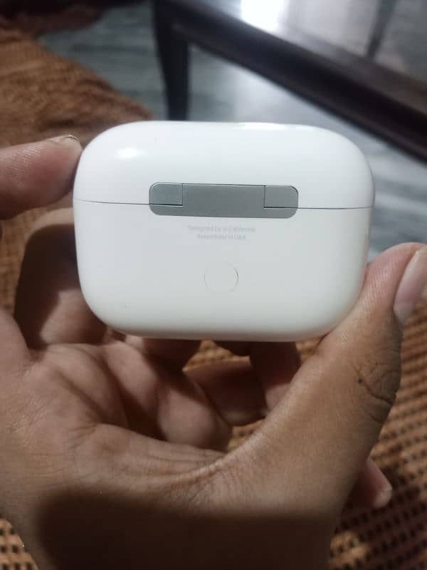 Airpods Pro 2nd Generation TYPE C Made In USA ONLY BOX OPEN 1